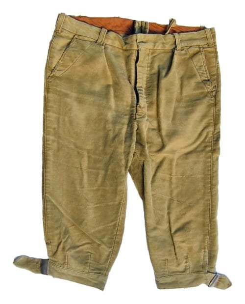 Hitler Jugend uniform in koffer