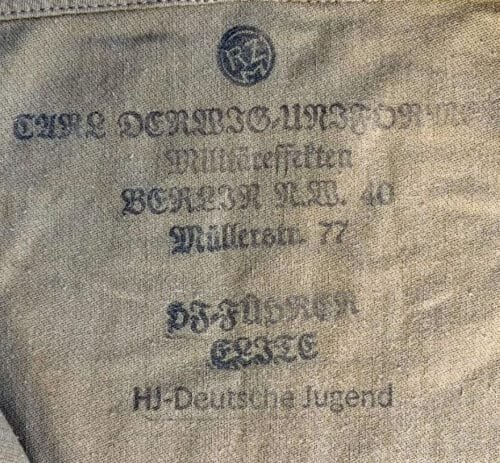 Hitler Jugend uniform in koffer