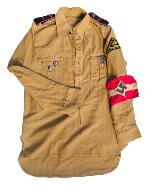 Hitler Jugend uniform in koffer